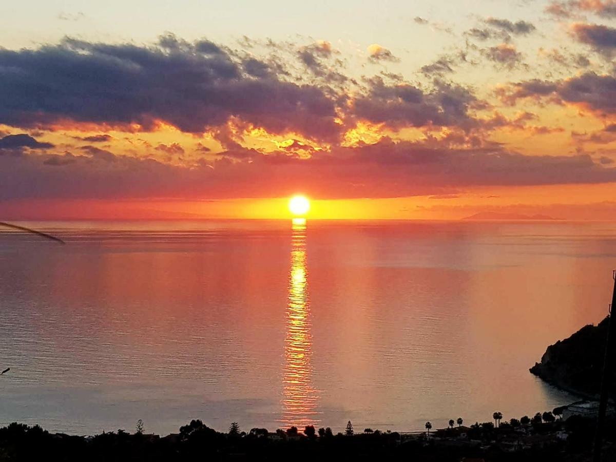 Naturamare Apartments - Piscina Idromassaggio Con Vista Mare Aperta Fino Alle Ore 22-00 Капо-Ватикано Экстерьер фото